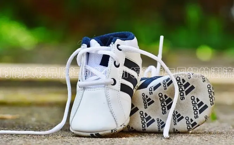 bsports必一体育网页版登录中文在线时尚女鞋品牌运动鞋：引领舒适与风格的潮流